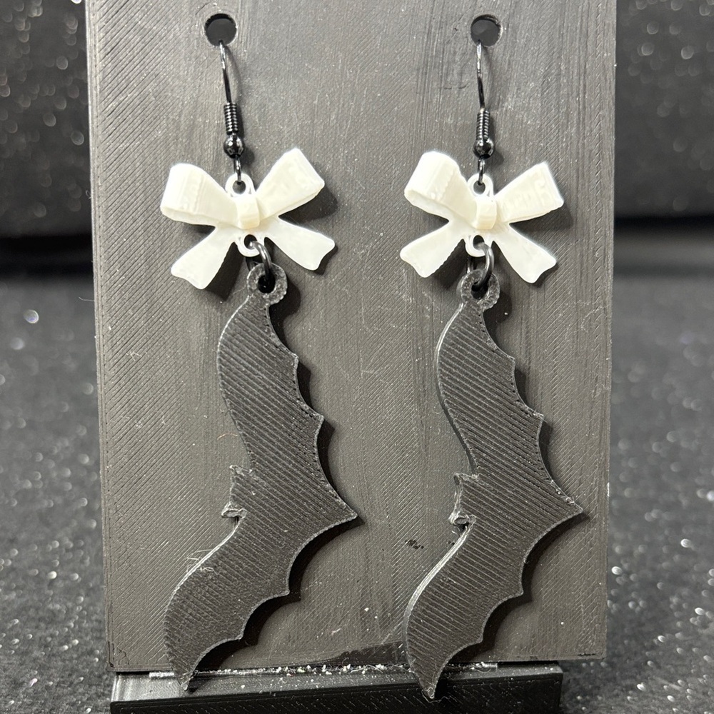 Hanging Bat Dangle Earrings with Black Bow – Spooky Cute Halloween Style